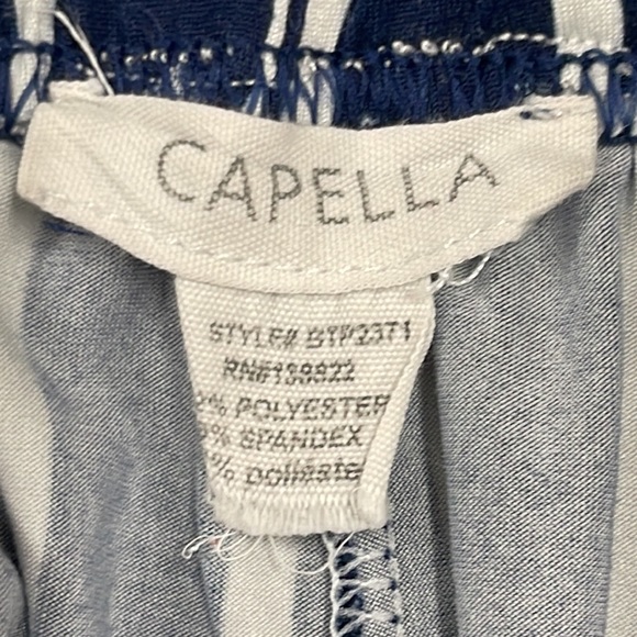 - In good used condition Woman’s Capella wide leg pants. Size is medium. - Picture 11 of 14